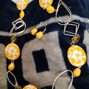 Necklace & earring set.